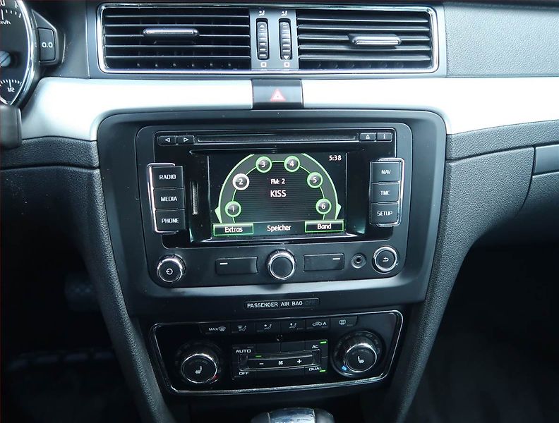 Škoda Superb (2013) 2.0 TDI, Automat, Bi-Xenony - fotka 12 z 18