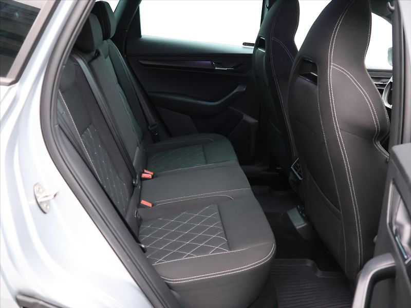 Škoda Karoq 2,0 TDI DSG 4x4 Sportline DPH - fotka 12 z 32