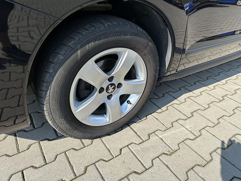 Peugeot 3008 (2015) Acttive 1.6HDi 88kW Navi 1maj - fotka 43 z 47