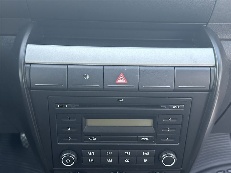 Volkswagen Fox 1,2 HTP 54PS  Refresh - fotka 24 z 42