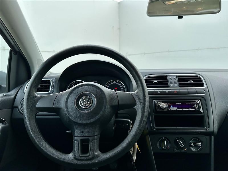 Volkswagen Polo 1,6 TDi Klimatizace serviska - fotka 15 z 35