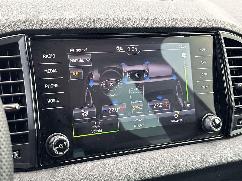 Škoda Karoq (2023) 1.5 TSI Sportline - fotka 14 z 31