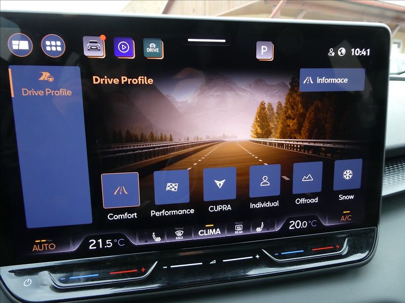 Cupra Terramar 2,0 VZ 2.0 TSi 195kW DSG 4WD - fotka 39 z 45