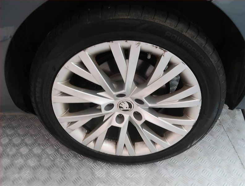 Škoda Superb (2020) 1.6 TDI, Automat, Navi - fotka 15 z 19