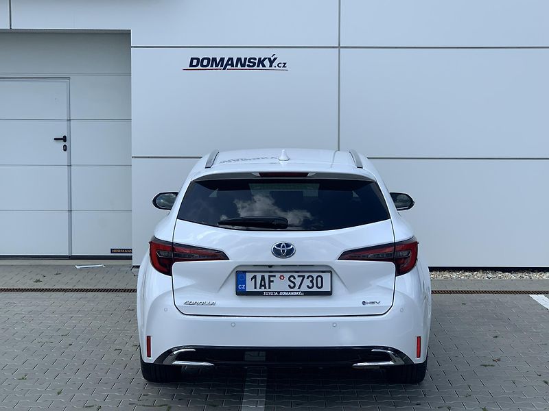 Toyota Corolla TS STYLE 1.8 HEV 103kW e-CVT - fotka 12 z 32
