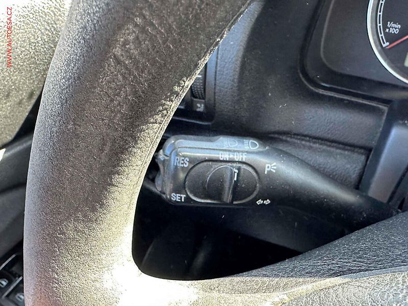 Volkswagen Passat (2003) 1.9TDi, Výhř.sed. - fotka 12 z 16