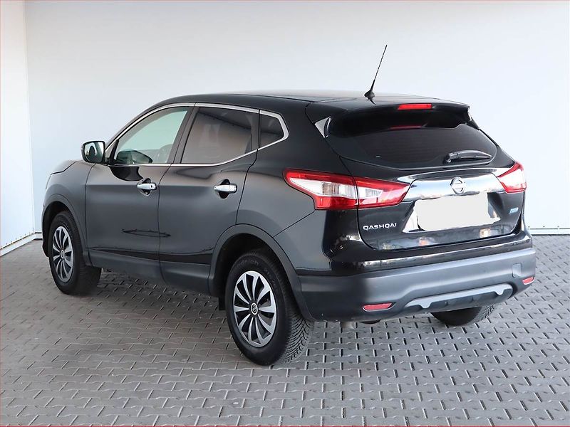Nissan Qashqai (2015) 1.5 dCi, Navi, Tempomat - fotka 4 z 18