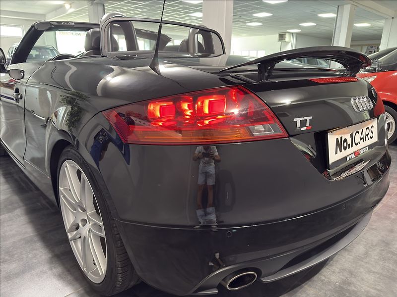 Audi TT 2,0   T211HP FL 3xS-LINE TOP - fotka 22 z 29
