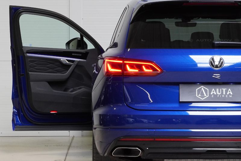 Volkswagen Touareg R ČR,DPH,1.MAJ,360,Tažné,HUD - fotka 13 z 40