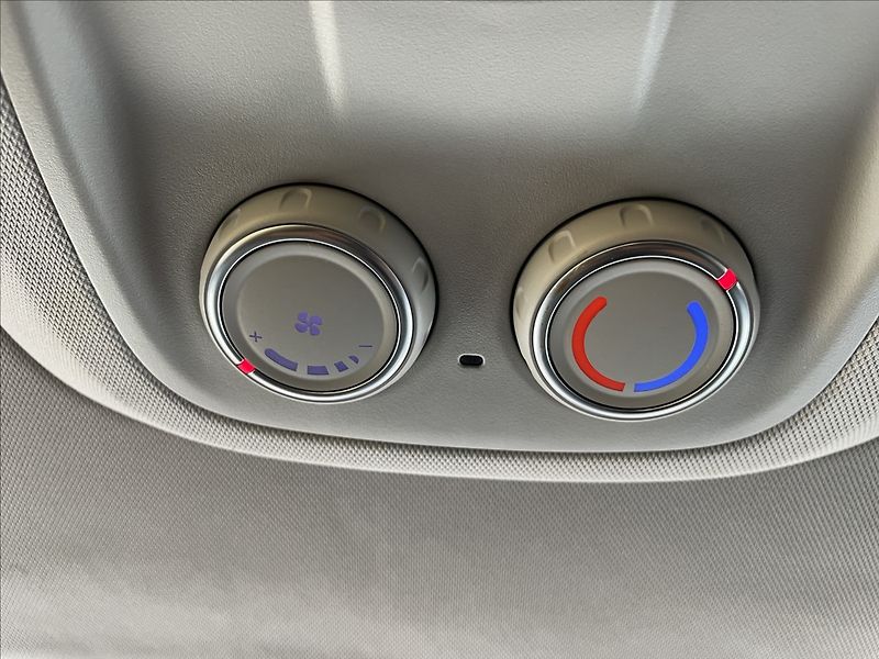Toyota ProAce 2,0 D,110kW,D-4DL2,9míst - fotka 26 z 26
