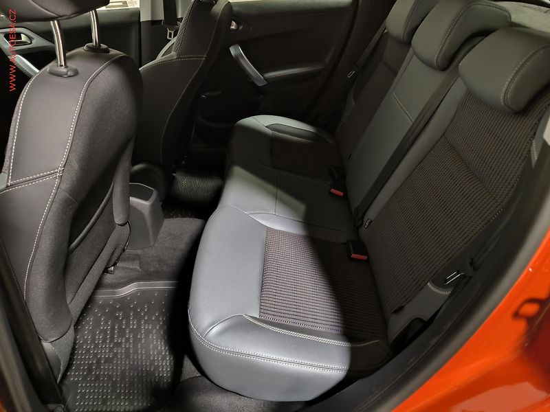 Peugeot 208 (2016) 1.2i, 1.maj,ČR, Navigace - fotka 10 z 17