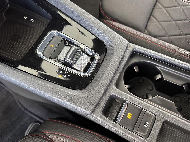 Škoda Octavia RS 2,0TDI*DSG*HUD*REZERVACE! - fotka 23 z 34
