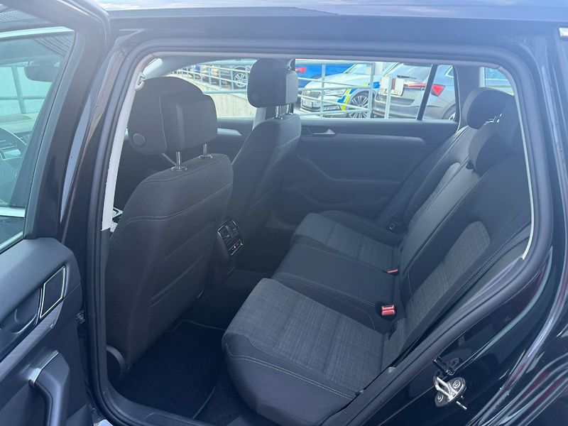 Volkswagen Passat Business 2.0 TDI 110 kW DSG Va - fotka 18 z 22