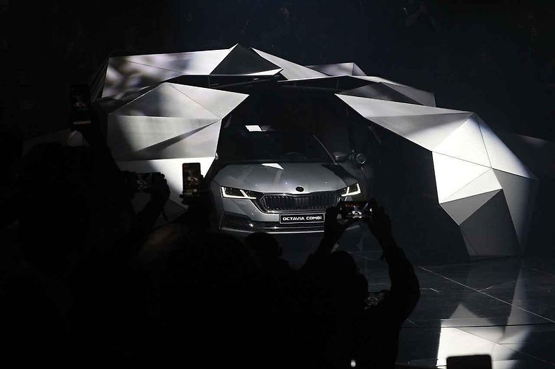 Škoda Octavia IV vypadá výrazně hodnotněji než předchůdce
