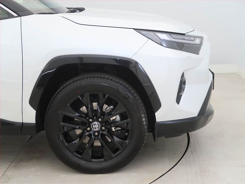 Toyota RAV4 (2023) 2.5 Hybrid - fotka 15 z 16
