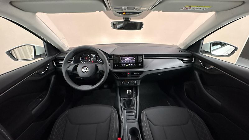 Škoda Scala 1.0 TSI Ambition - fotka 8 z 23