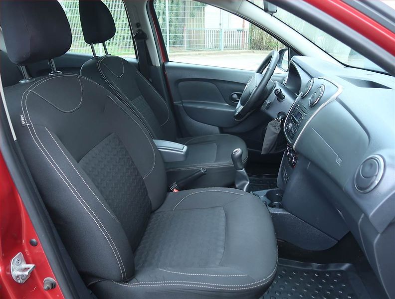 Dacia Sandero (2016) 1.2 16V, Park. senzory - fotka 7 z 14