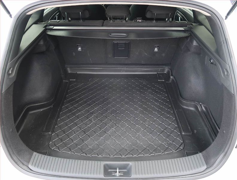 Hyundai i30 (2023) 1.5 DPI, Serv.kniha, Navi - fotka 14 z 20