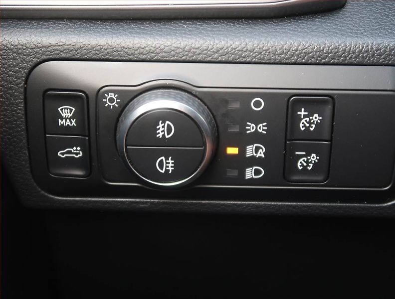 Volkswagen Amarok (2025) V6 3.0 TDI, V6,177KW,7536KM - fotka 17 z 22
