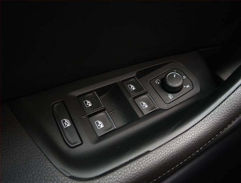Volkswagen Passat (2019) Highline 2.0 TDI, Automat - fotka 19 z 21