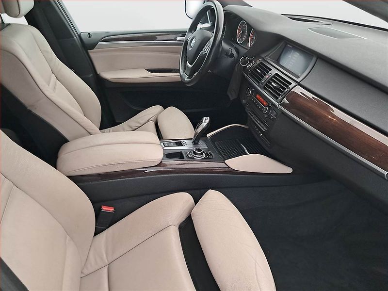 BMW X6 (2011) xDrive40d, 4X4, Automat, Kůže - fotka 9 z 17