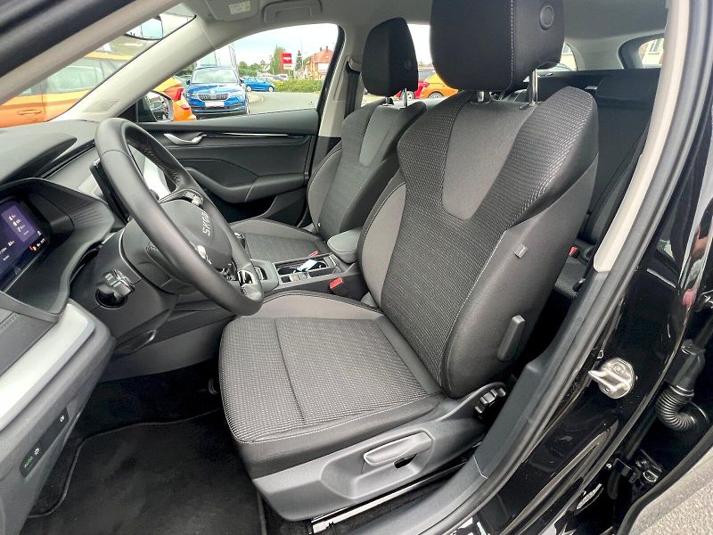 Škoda Octavia (2025) Selection 1.5TSi 85kW 6°manuál - fotka 13 z 28