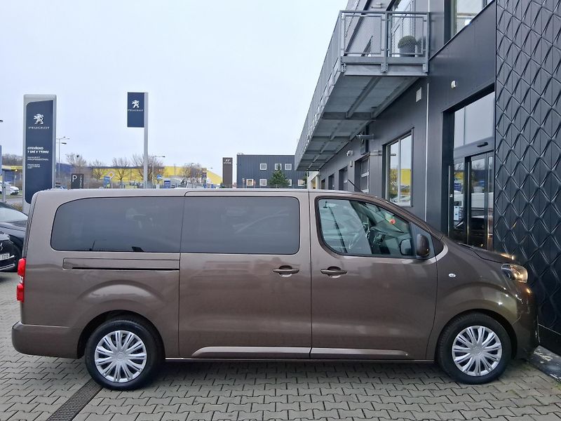 Toyota ProAce Verso SHUTTLE 2.0 D-4D 130 kW 8 míst - fotka 10 z 20