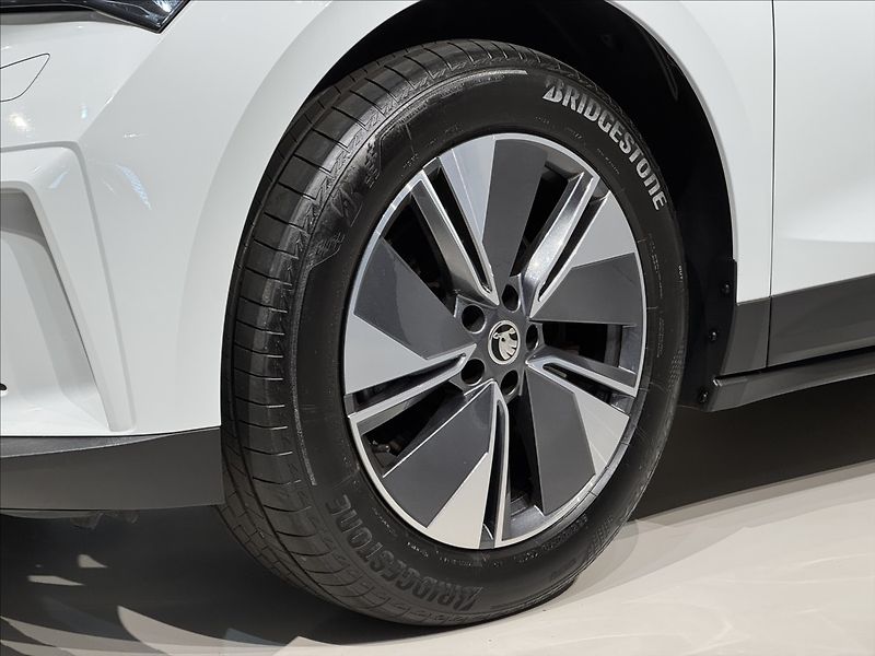 Škoda Enyaq 80 Family Plus Matrix Assist - fotka 7 z 49