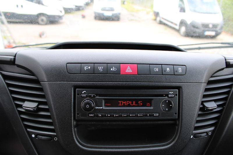 Iveco Daily 35C160 2,3 Skříň+čelo+klima - fotka 10 z 19