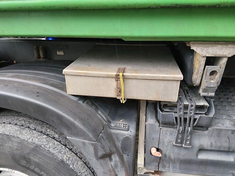 Volvo FH 460 8x4 THERMO MEILLER  - fotka 7 z 9