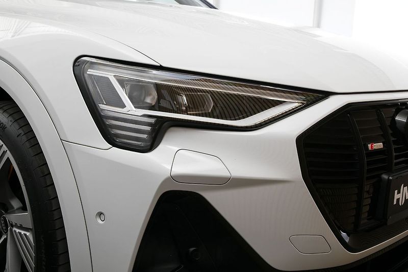 Audi e-tron 55 300kW Sportback Black Edice - fotka 9 z 47