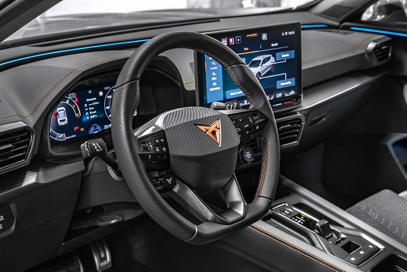 Cupra Formentor EXTREME/AKRAP/TAŽNÉ/360/DCC/ - fotka 15 z 22