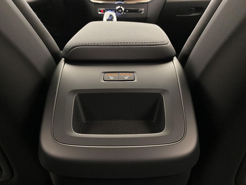 Volvo XC60 (2026) B5 AWD AUT DARK PLUS - fotka 68 z 69