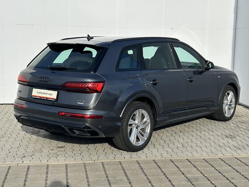 Audi Q7 50 Sline Quattro 8TT 3,0TDI - fotka 2 z 27