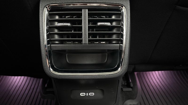 Škoda Octavia 2.0 TDI DSG Style Combi - fotka 21 z 28