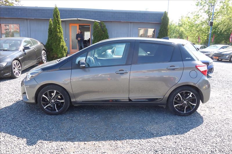 Toyota Yaris 1,5 i, ČR, HYBRID, SELECTION. - fotka 3 z 5