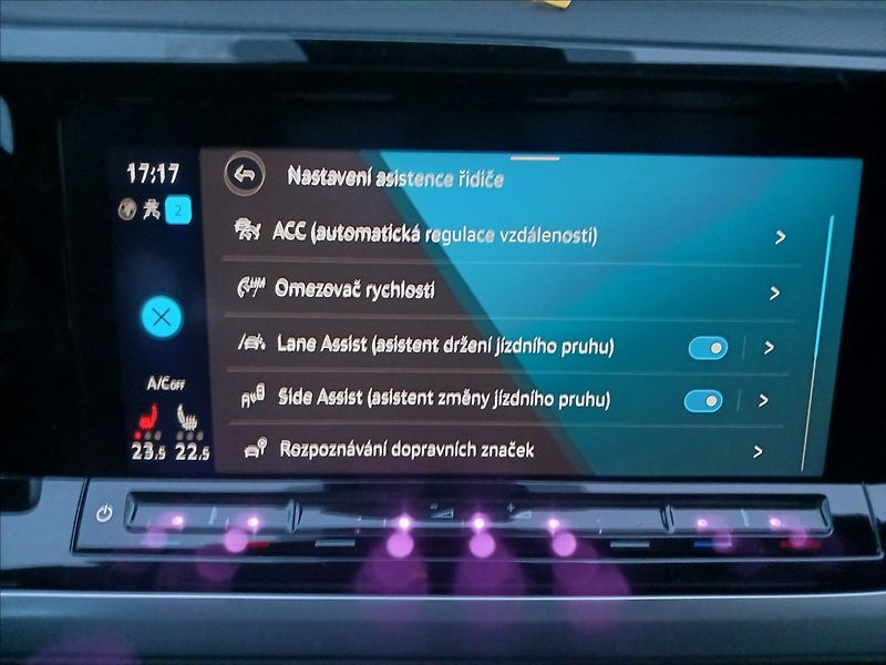 Volkswagen Multivan 2,0 TSI 150kW LONG STYLE - fotka 18 z 27