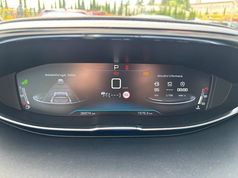 Peugeot 5008 (2019) ALLURE 1.6 PT 180k PANORAMA - fotka 14 z 21