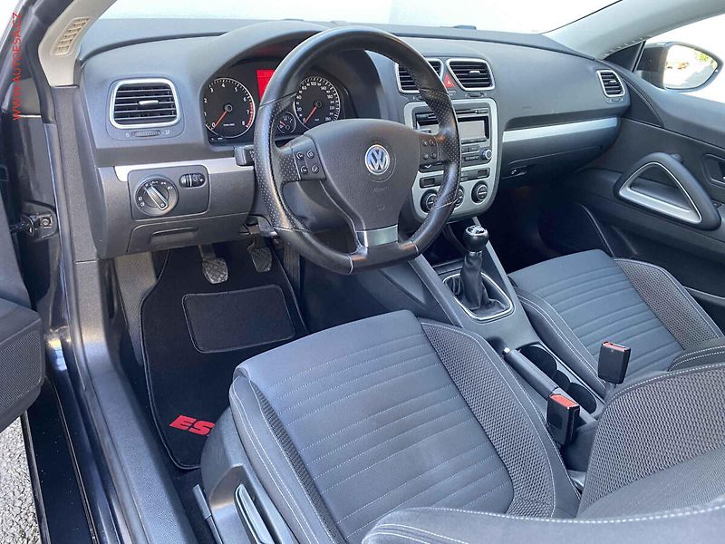Volkswagen Scirocco (2009) 1.4 TSi, Sport - fotka 8 z 16