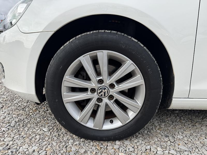 Volkswagen Golf 1,4TSi,rezervace - fotka 26 z 34