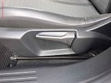 Peugeot 2008 (2021) 1.2 PT, ČR, Allure - náhled 14