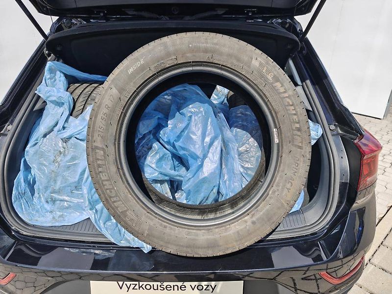 Volkswagen T-Roc Life 6G 1,0TSI - fotka 22 z 22
