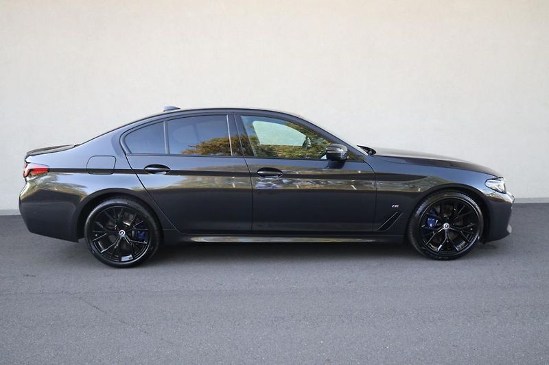BMW Řada 5 530d xDrive Sedan - fotka 4 z 22
