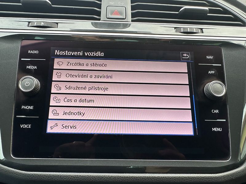 Volkswagen Tiguan 2.0 TDI 110kW/4x4/DSG/Navi - fotka 35 z 47