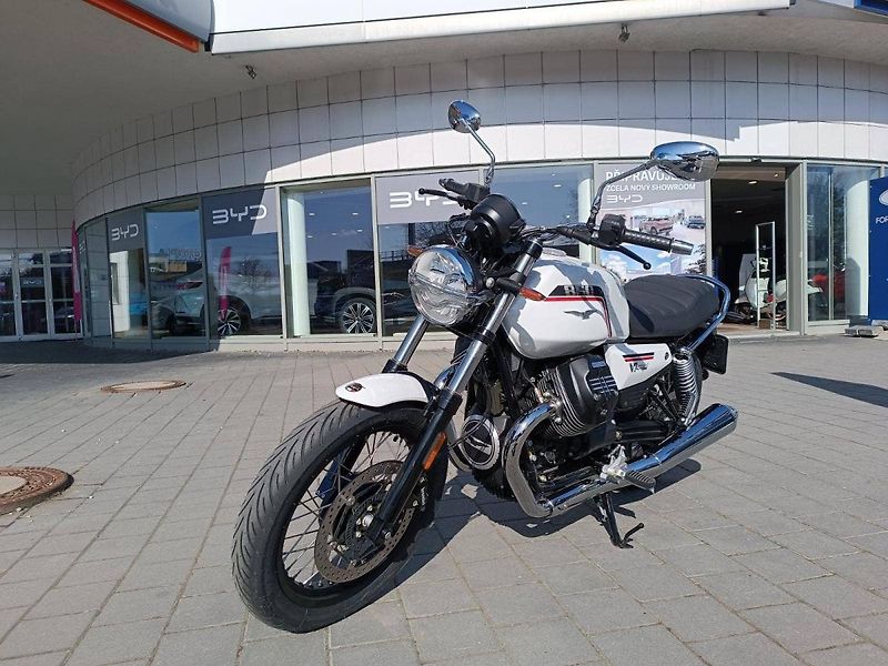 Moto Guzzi V 7 Stone Ten (2026) V7 Special Bianco 1969 - fotka 3 z 10