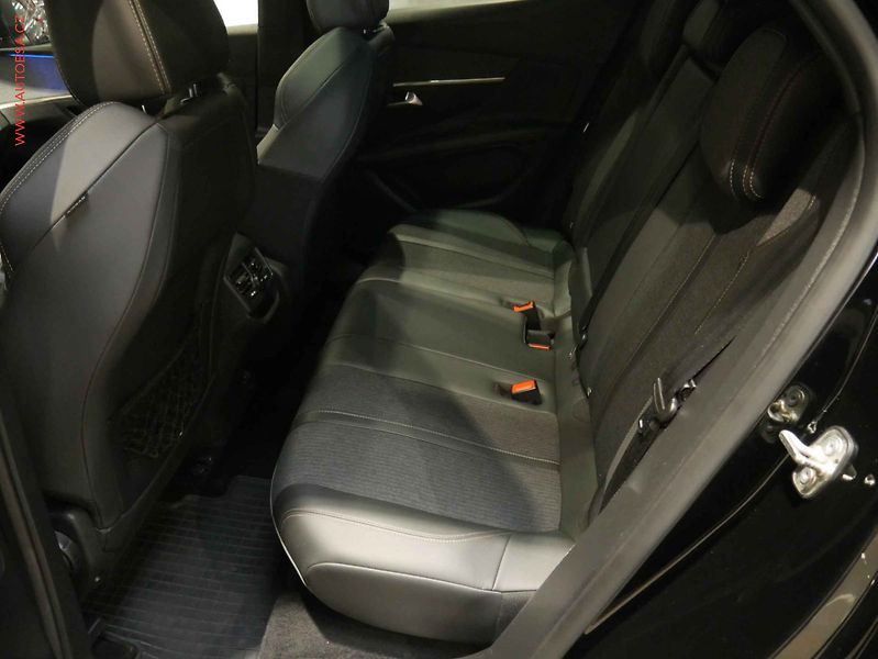 Peugeot 3008 (2020) 2.0 HDi, ČR, AT, navi, LED - fotka 10 z 23