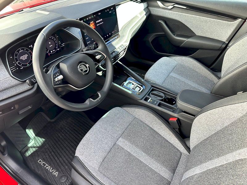 Škoda Octavia (2024) 1.5 TSI 110kW MHEV Selection D - fotka 6 z 23