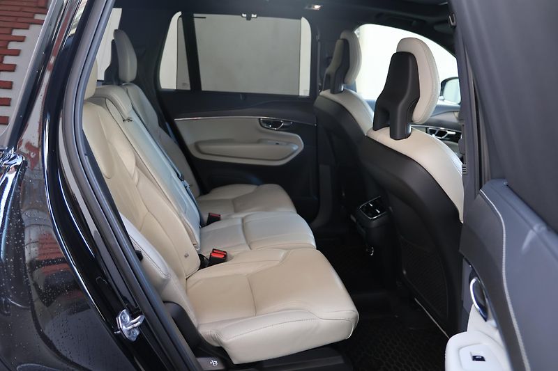 Volvo XC90 (2020) B5 AWD R-Design - fotka 9 z 26