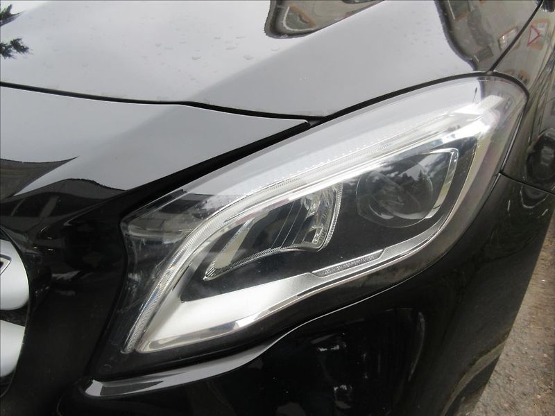 Mercedes-Benz GLA 2,0 - fotka 16 z 19