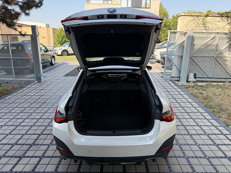 BMW Ostatní eDrive 40 LASER H&K HUD Mpaket - fotka 39 z 45